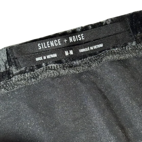 NWT URBAN OUTFITTERS SILENCE + NOISE VELVET MIDI DRESS BLACK WHIMSIGOTH MEDIUM - Picture 8 of 10